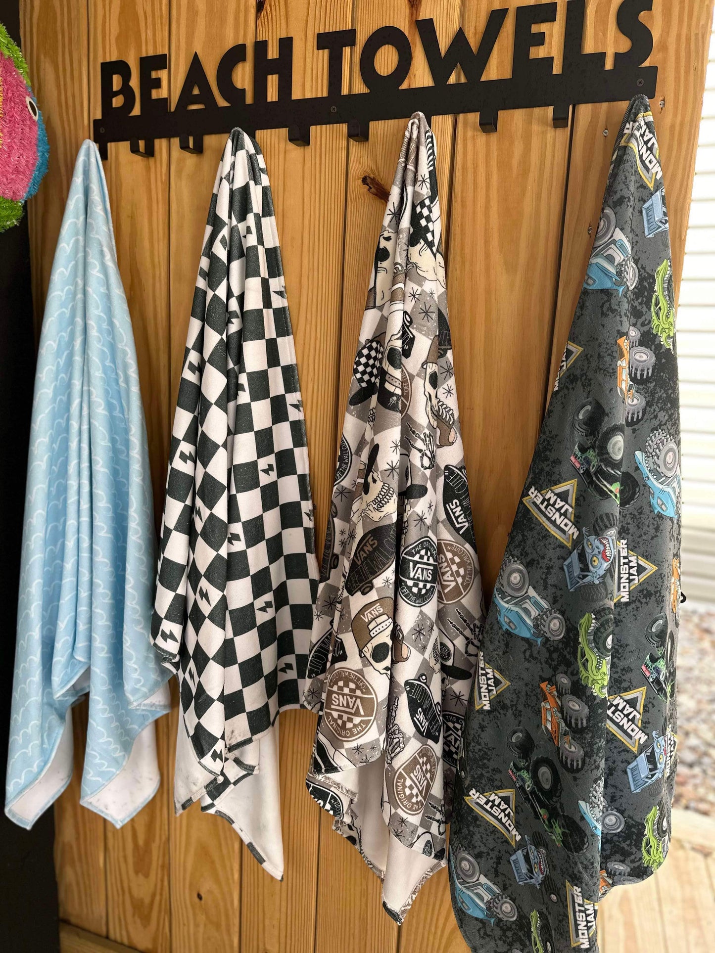 LUXE TOWEL- Pink Shaka
