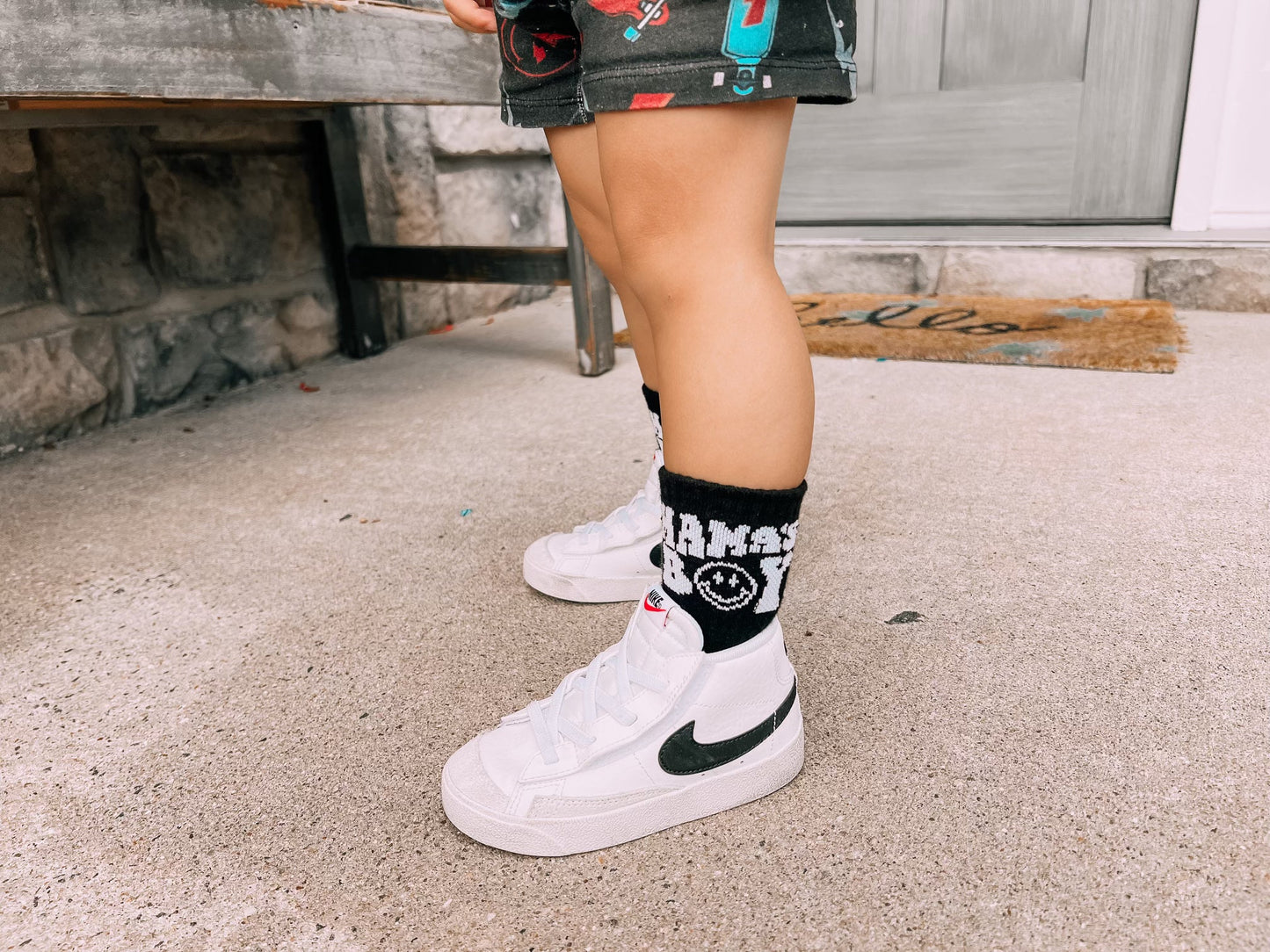 2 PAIRS OF SOCKS! (RANDOM)